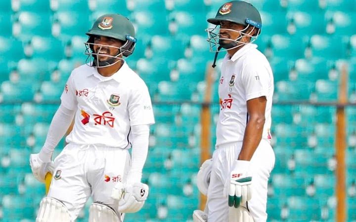 ধ্বংসস্তূপে দাঁড়িয়ে মুমিনুল ও তাইজুলের লড়াই