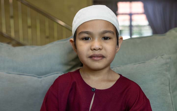 চার মাসে কোরআনের হাফেজ ১০ বছরের অটিস্টিক শিশু আহমাদ