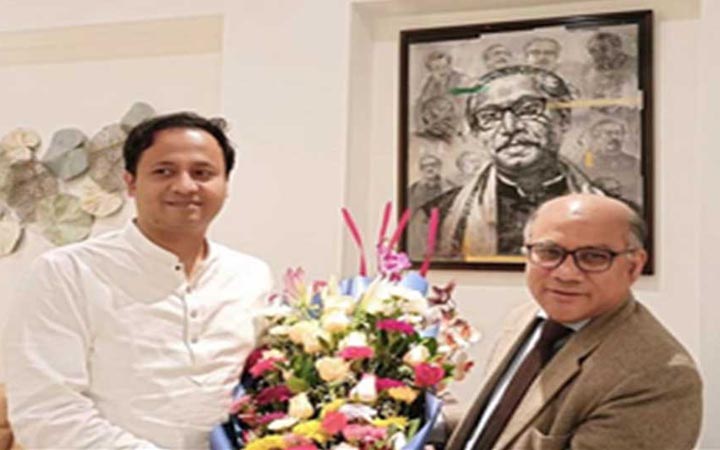 শিক্ষামন্ত্রীর সঙ্গে হাবিপ্রবি ভাইস চ্যান্সেলরের শুভেচ্ছা বিনিময়