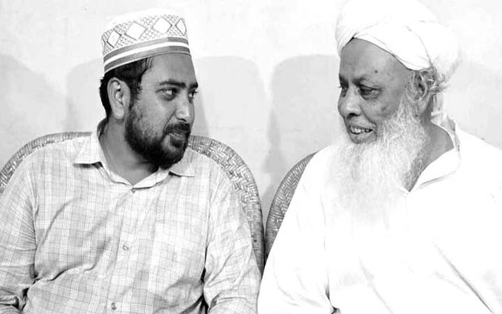 হাটহাজারী মাদরাসায় গেলেন নাহিদ ইসলাম