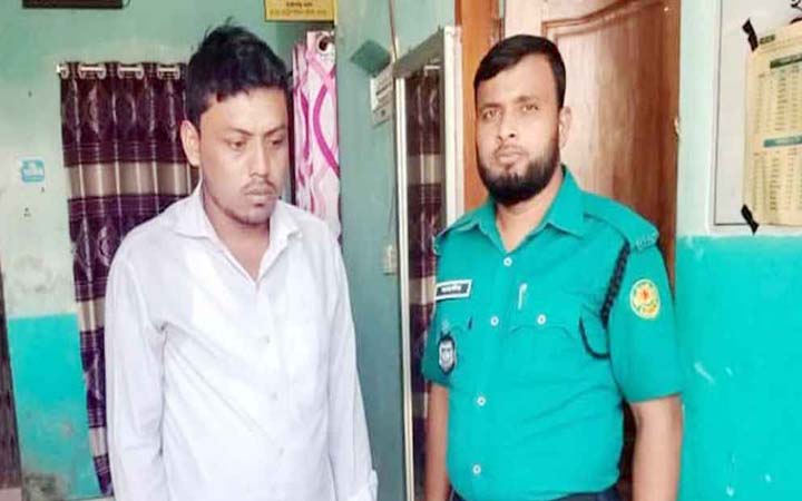 বিয়ে গোপন করে অনলাইনে প্রেম, ভারত থেকে এলেন যুবক