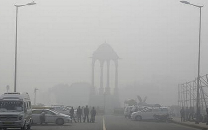 দিল্লিতে দূষণ রোধে ৭ দিন স্কুল-কলেজ ও অফিস বন্ধ