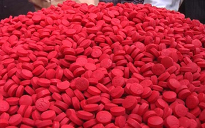 রাজধানীতে ৫ হাজার ইয়াবাসহ আটক ৩