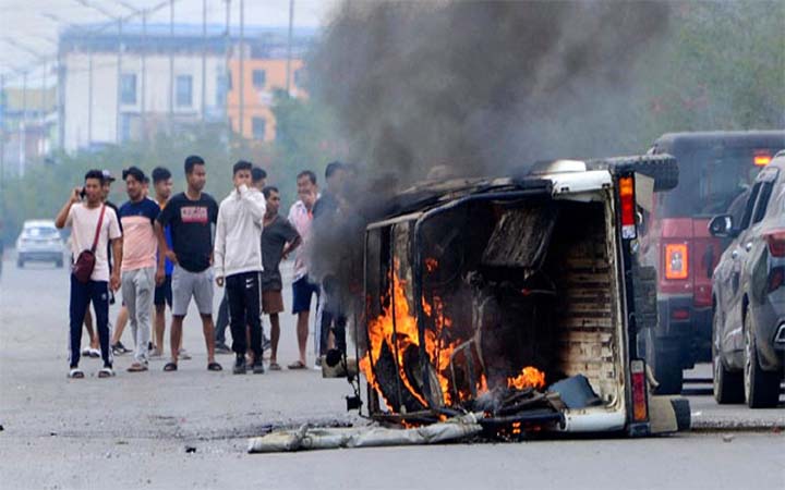 ভারতের মণিপুরে সহিংসতায় ৯৮ জন নিহত