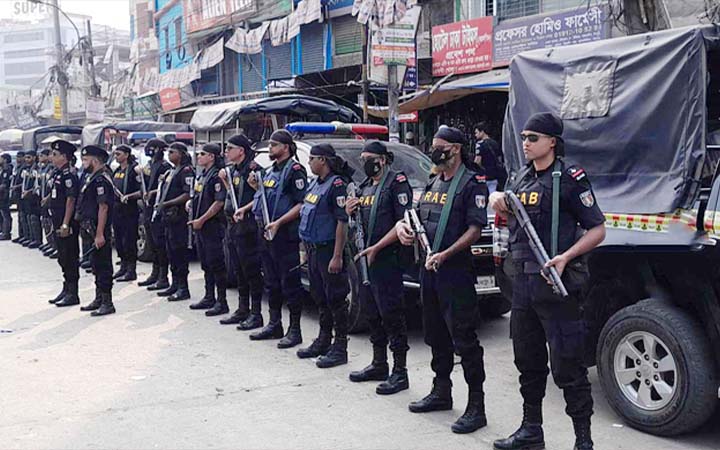 আইনশৃঙ্খলা নিয়ন্ত্রণে টহল দিচ্ছে র‌্যাবের ৪৬০ দল