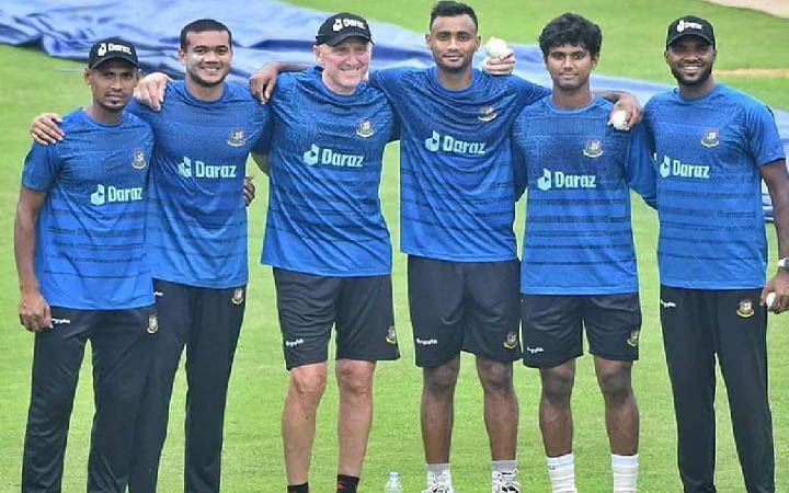 বিদায়ী ডোনাল্ডকে নিয়ে মুখ খুললেন তাসকিন