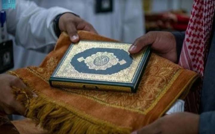 সৌদিতে এক বছরে অর্ধ লক্ষাধিক লোকের ইসলাম গ্রহণ