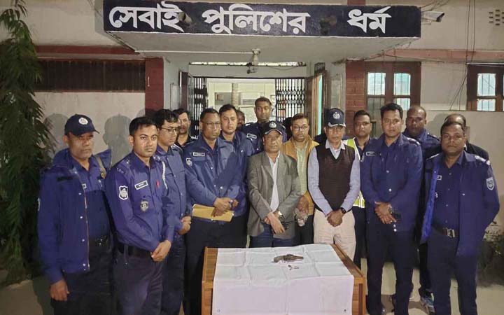 নীলফামারীতে তিন রাউন্ড গুলিসহ একটি রিভলবার উদ্ধার