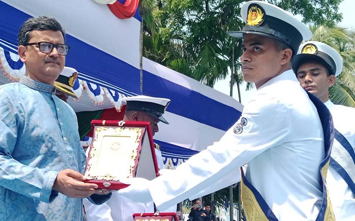১৫ বছরে প্রধানমন্ত্রীর নেতৃত্বে অভূতপূর্ব সাফল্য : নৌপরিবহন প্রতিমন্ত্রী