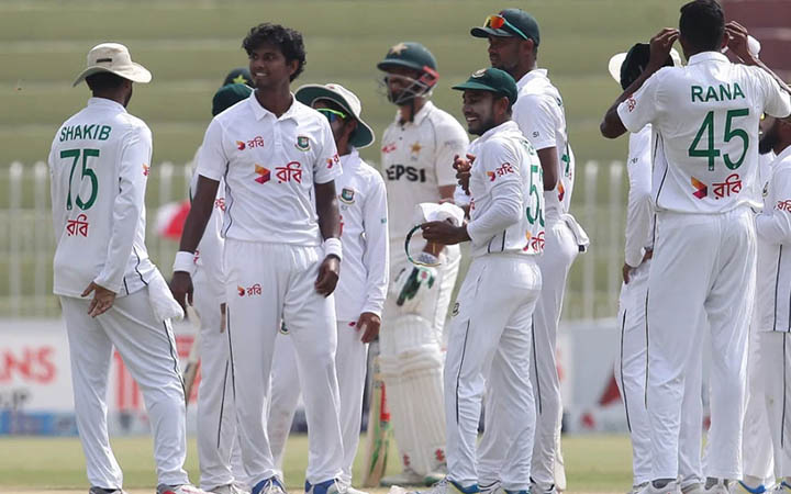 ‘ঐতিহাসিক’ টেস্ট জয়ে বাংলাদেশ দলকে অভিনন্দন প্রধান উপদেষ্টার