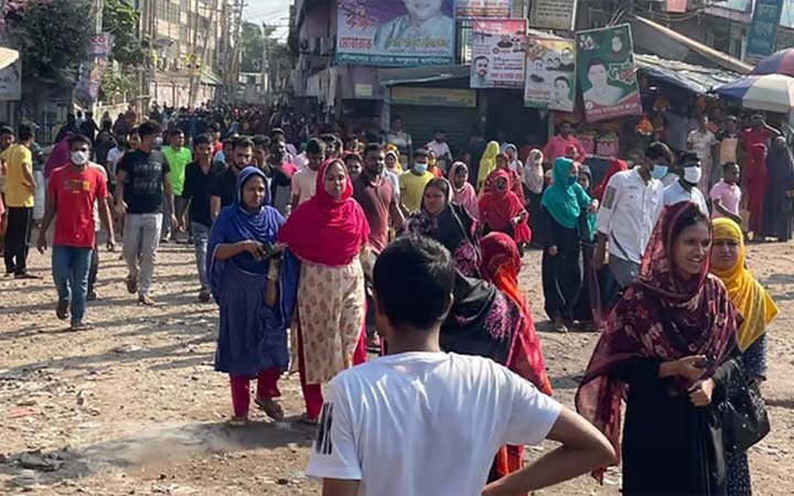 গাজীপুরে পুলিশ ফাঁড়িতে হামলা ও ভাঙচুর পোশাক শ্রমিকের