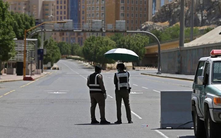 সৌদি আরবে ব্যাপক ধরপাকড়, ১৫ হাজার অভিবাসী গ্রেফতার