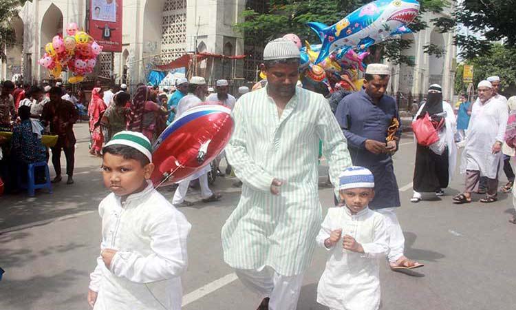 আজ পবিত্র ঈদুল ফিতর