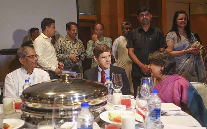 কূটনীতিকদের সাথে ঐক্যফ্রন্টের শীর্ষ নেতাদের বৈঠক