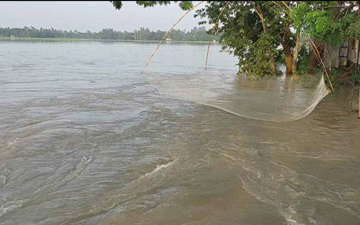 সিরাজগঞ্জে হু হু করে বাড়ছে যমুনার পানি