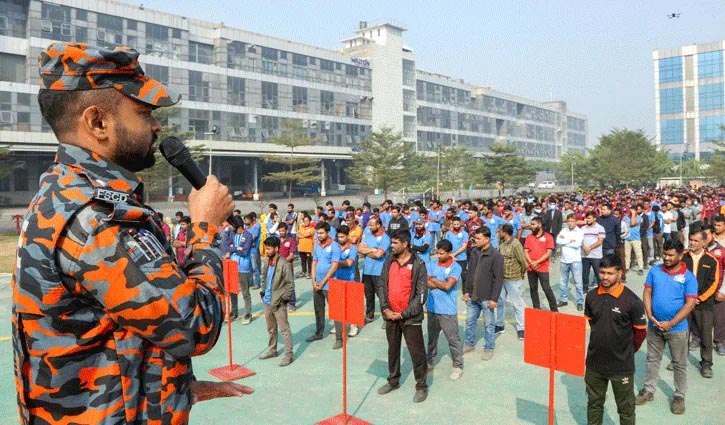 ওয়ালটনে বিশেষ অগ্নিনির্বাপণ মহড়া অনুষ্ঠিত
