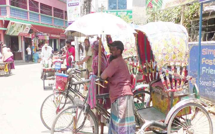 পুড়ছে চুয়াডাঙ্গা, ৪০ ছুঁইছুঁই তাপমাত্রা