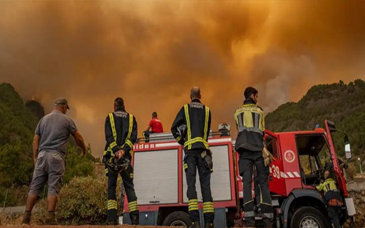 নিয়ন্ত্রণের বাইরে চলে যাচ্ছে স্পেনের দাবানল