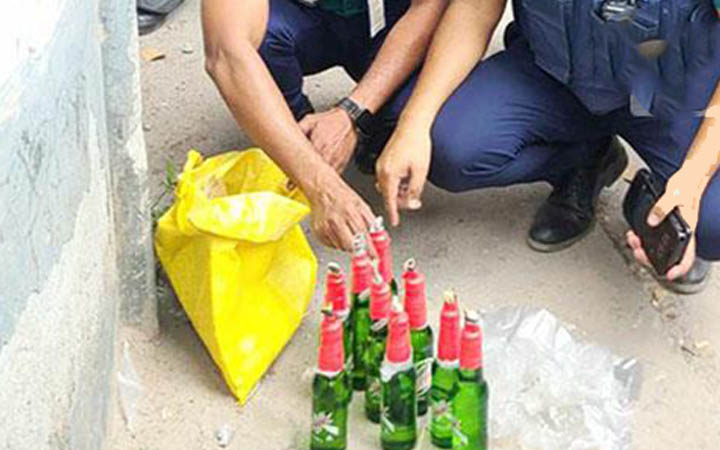 রংপুরে বিএনপি কার্যালয় থেকে পেট্রোলবোমা উদ্ধার