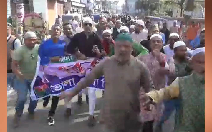 ভোলায় বিএনপির ঝটিকা মিছিল, পুলিশের ধাওয়া