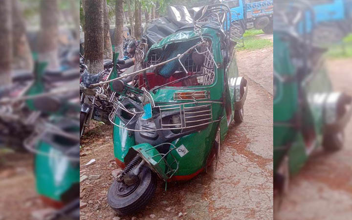 চট্টগ্রামে ট্রাক-অটোরিকশা মুখোমুখি সংঘর্ষ, নিহত ২