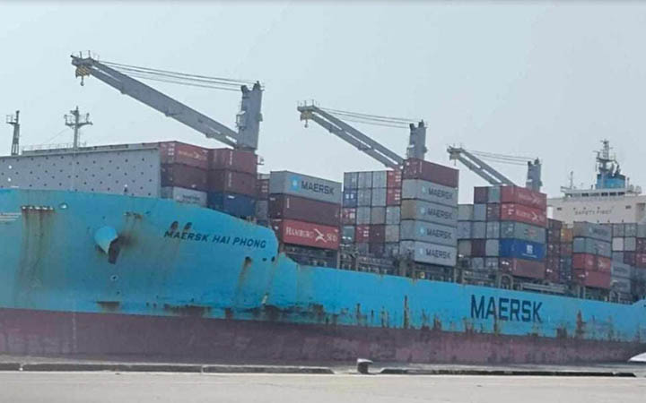 মোংলায় কনটেইনারবাহী জাহাজ আসার নতুন রেকর্ড