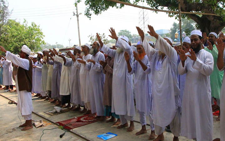 শেরপুরে বৃষ্টির জন্য ইসতিসকার নামাজ আদায়