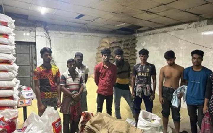 ১৯ হাজার কেজি চাল উদ্ধার, আটক ১০