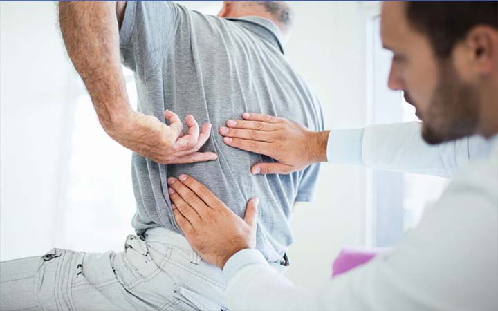 পিঠে অসহ্য ব্যথা, মেরুদণ্ড সুস্থ রাখতে করণীয়