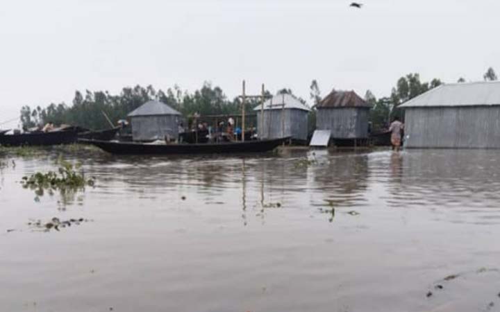 বরিশালে ৪ নদীর পানি বিপৎসীমার উপরে