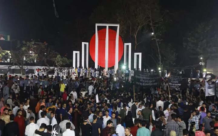 শ্রদ্ধা আর শোকে ভাষাশহীদদের স্মরণ