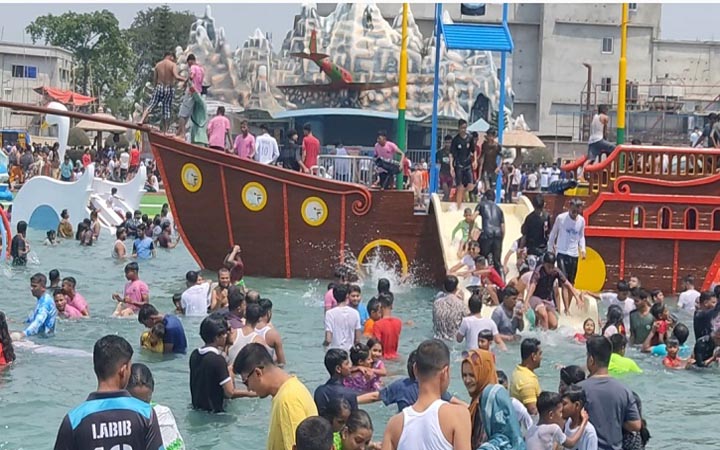 নরসিংদীর ড্রিম হলিডে পার্কে দর্শনার্থীর উপচেপড়া ভিড়