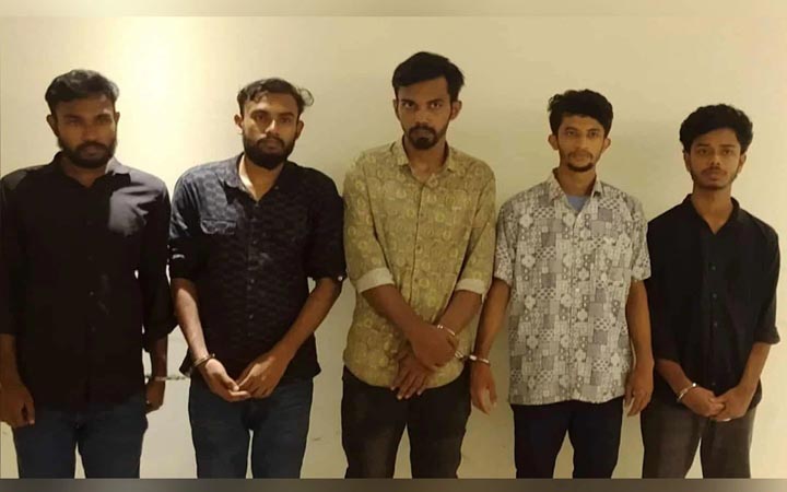 গুলশানে সমন্বয়ক পরিচয়ে চাঁদাবাজির অভিযোগে আটক ৫