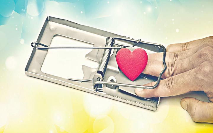 ইসলামের দৃষ্টিতে ‘হানি ট্র্যাপ’ জঘন্য অপরাধ