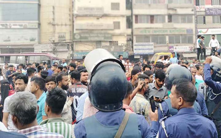 ঢাকা-টাঙ্গাইল মহাসড়ক অবরোধ, দীর্ঘ যানজট