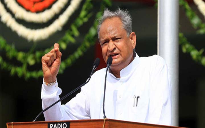 গেহলটের প্যাঁচে বেকায়দায় রাহুল গান্ধী