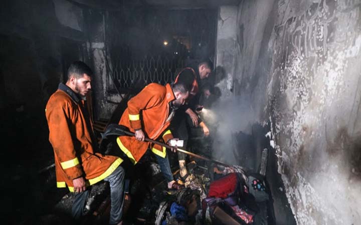 গাজার উদ্বাস্তু শিবিরে আগুন, নিহত ২১