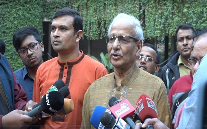 ইভিএম দিয়ে নির্বাচন করা আত্মঘাতী হবে : সুজন সম্পাদক