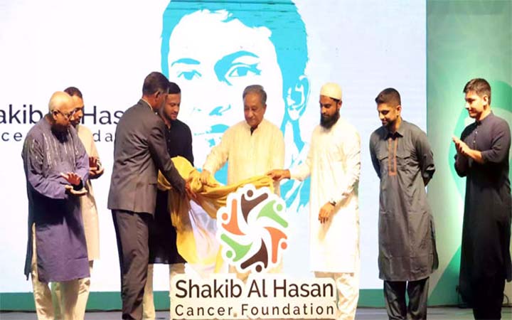 জন্মদিনে সাকিব চালু করলেন ক্যানসার ফাউন্ডেশন