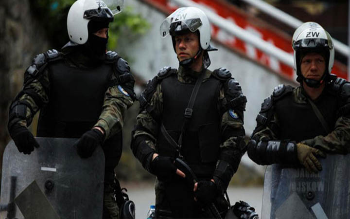 কসোভোয় বিক্ষোভ অব্যাহত, আরো ন্যাটো সেনা মোতায়েন