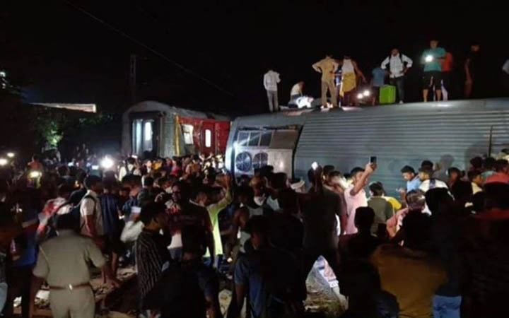 ভারতের বিহারে রেল দুর্ঘটনায় নিহত ৪, আহত ৬০