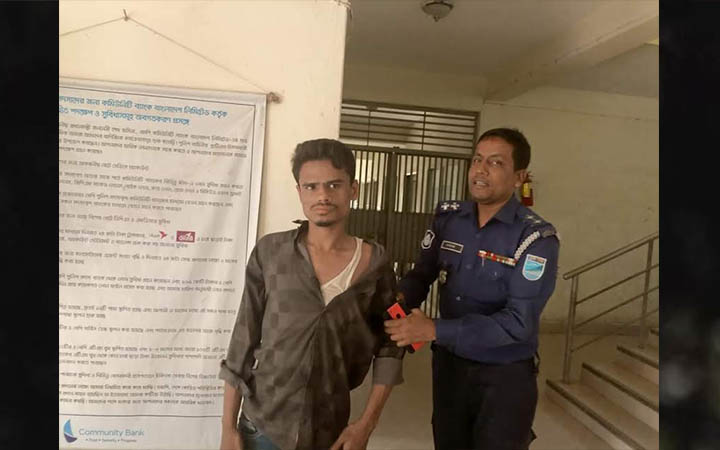 নোয়াখালীতে রোহিঙ্গা তরুণ আটক