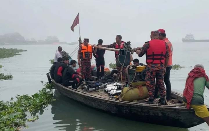 মেঘনায় ট্রলারডুবি: ৪ জনের মরদেহ উদ্ধার