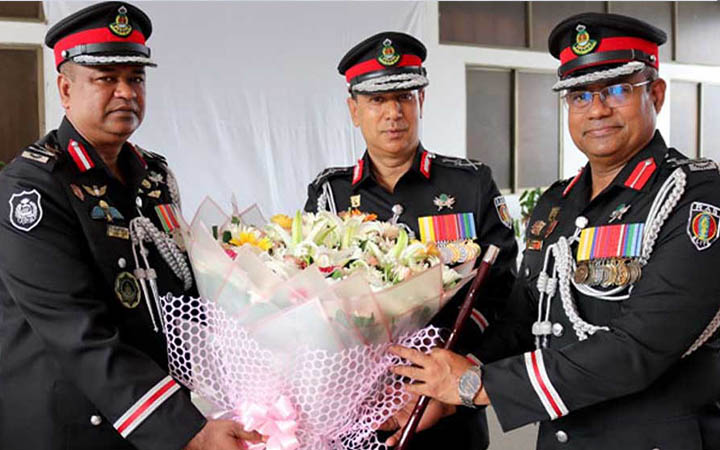 র‍্যাবের মহাপরিচালক হিসেবে দায়িত্ব নিলেন হারুন অর রশিদ