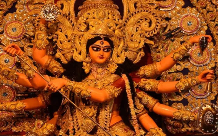 আজ বিজয়া দশমী, মণ্ডপে মণ্ডপে বিষাদের ছায়া