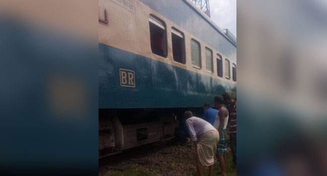 কালনি এক্সপ্রেস  লাইনচ্যুত  , সিলেটের সাথে রেল যোগাযোগ বন্ধ
