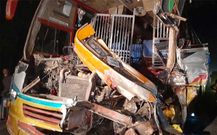 গোপালগঞ্জে ট্রাক-বাসের সংঘর্ষে নিহত ৩, আহত ৮