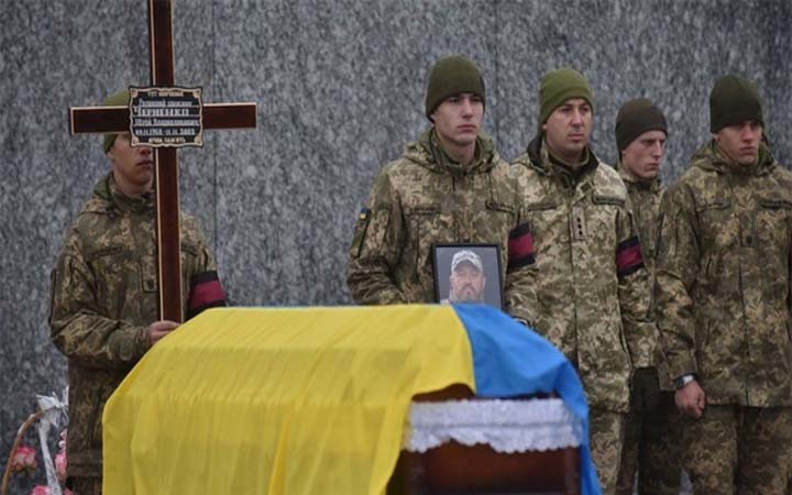 রাশিয়ার আগ্রাসনের পর ইউক্রেনের ১৩ হাজার সৈন্য নিহত : ইউক্রেন