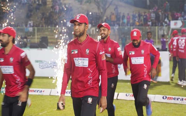 টসে হেরে ব্যাটিংয়ে বরিশাল