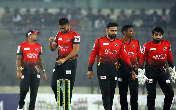 বরিশালকে হটিয়ে দ্বিতীয়তে কুমিল্লা